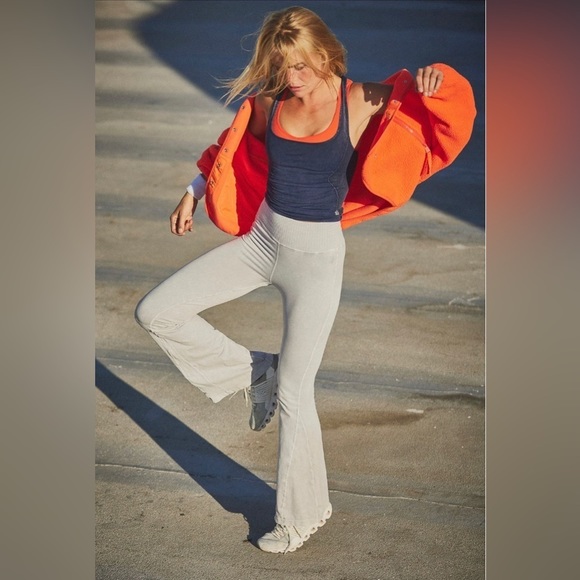 🆕⚡️Free People Good Karma Flare Leggings⚡️ - Picture 4 of 7
